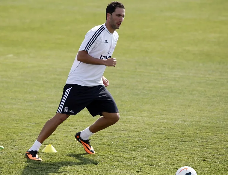 Chelsea se lance aussi sur Higuaín