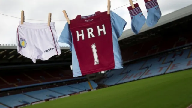 Photo : Aston Villa accueille le Royal baby
