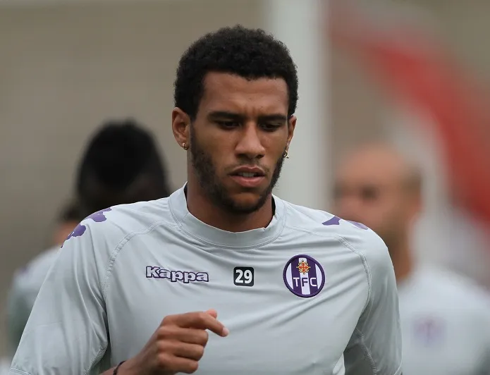 Cardiff en pole sur Capoue