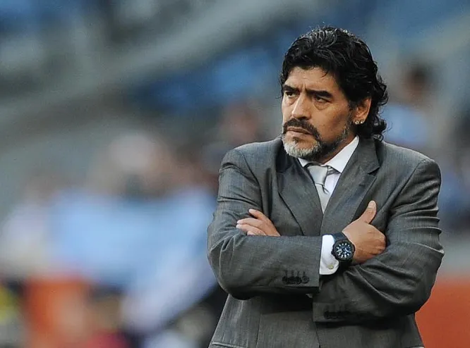 Maradona se farcit un paparazzi