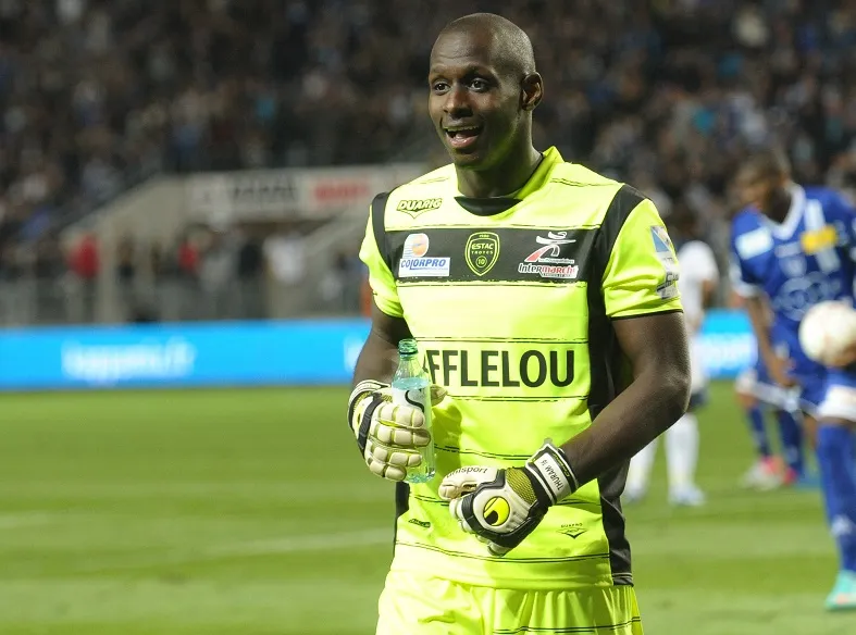 Reina enfin à Naples, Thuram au Standard