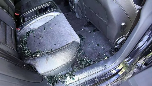 Photo : La voiture de Cherundolo vandalisée