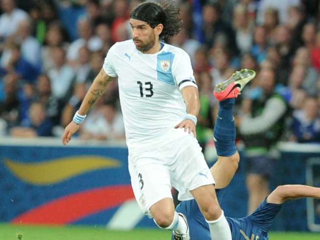 Le Besiktas veut Ronaldinho, Aulas annonce Gomis à Newcastle