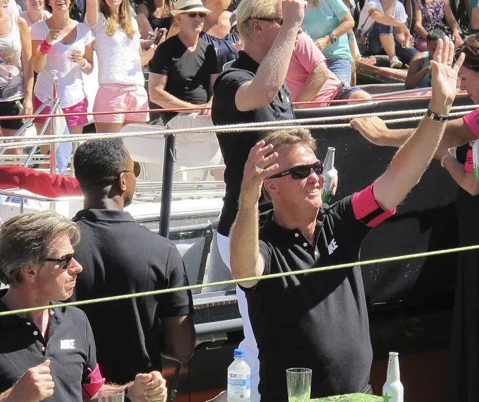 Photo : Van Gaal à la Gay Pride