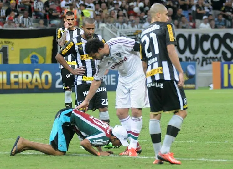 Photo : Fred se fait baiser les pieds