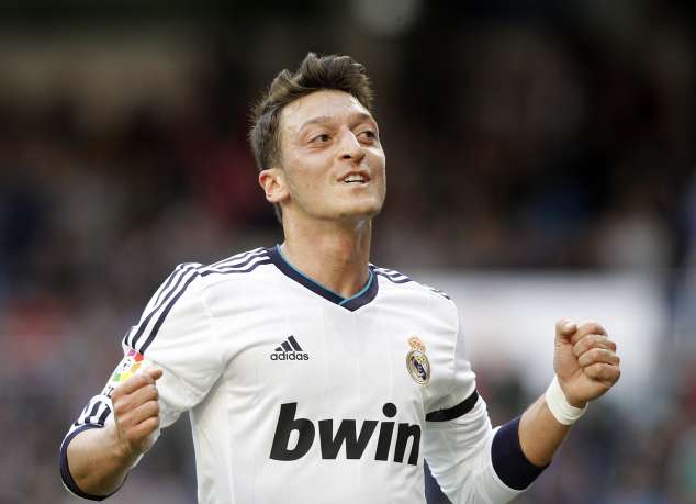 Özil et la roulette de Zidane