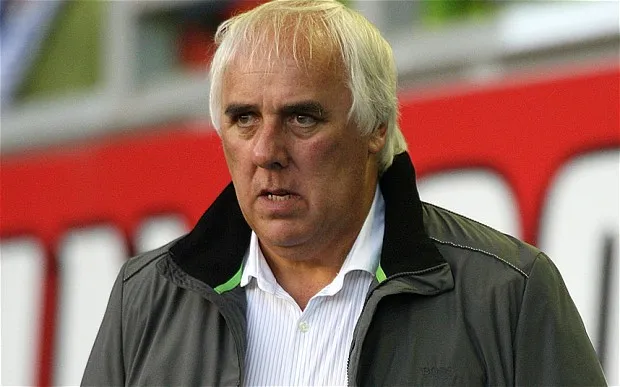 Le père Neville dans la tourmente