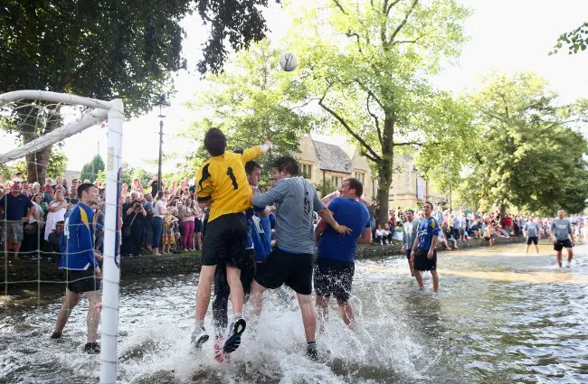 Photo : Du foot sur un fleuve