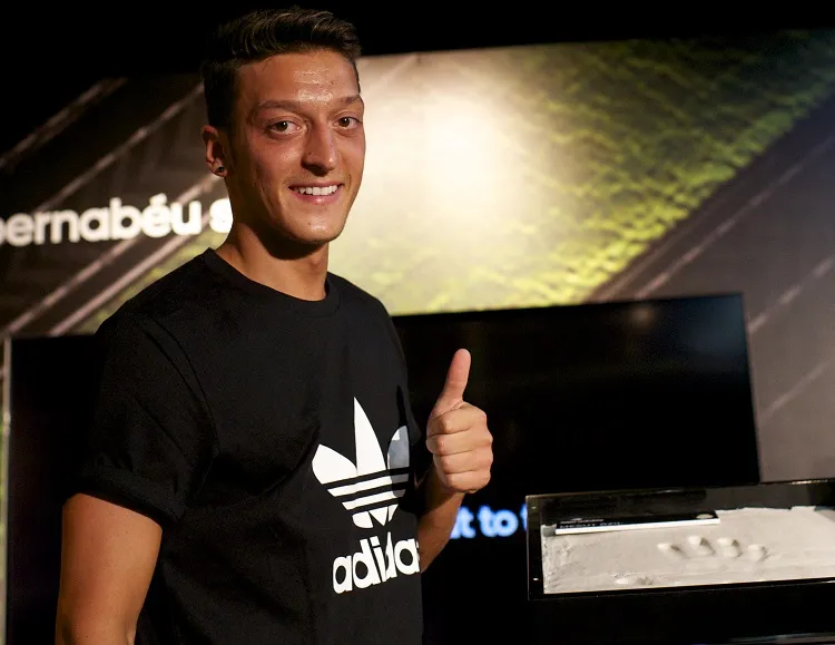 Özil à Arsenal pour 5 ans