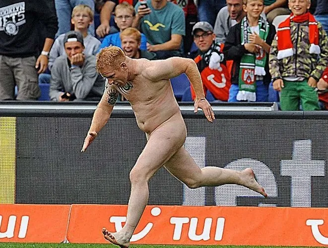 Le streaker roux voulait reconquérir sa femme