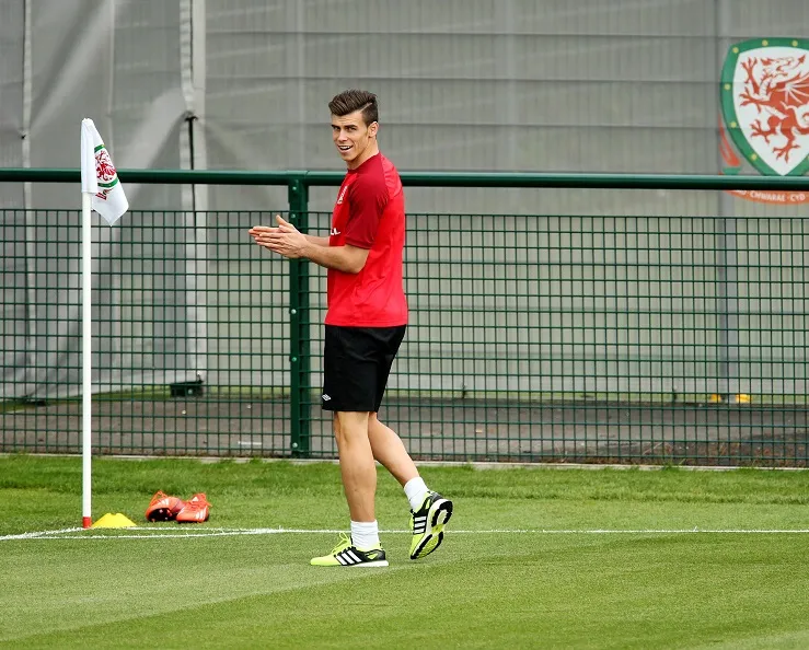 Bale va repasser un scanner