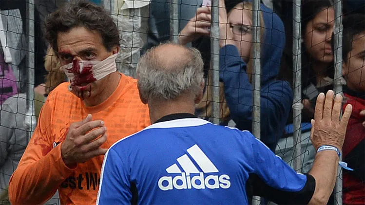 Photo : Un dangereux match de charité