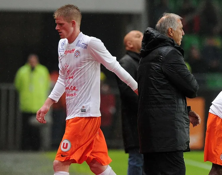 Charbonnier tacle Girard