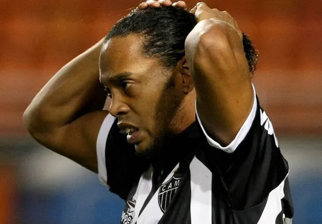 Ronaldinho change ses dents