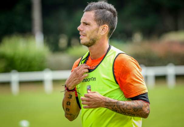 Aliadière dit non à Lyon