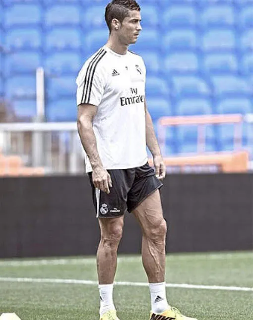 Photo : Les jambes trop musclées de CR7