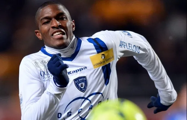 Modeste critique la Ligue 1