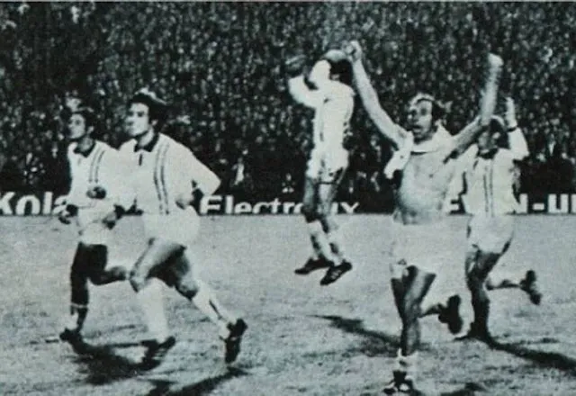 United maltraité par les Estudiantes