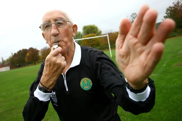 Le plus vieil arbitre d&rsquo;Angleterre