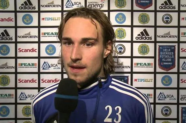 Il reporte un match pour chanter