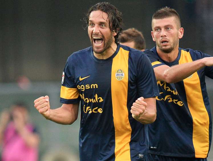 Naples répond à la Roma, le Hellas Vérone est cinquième