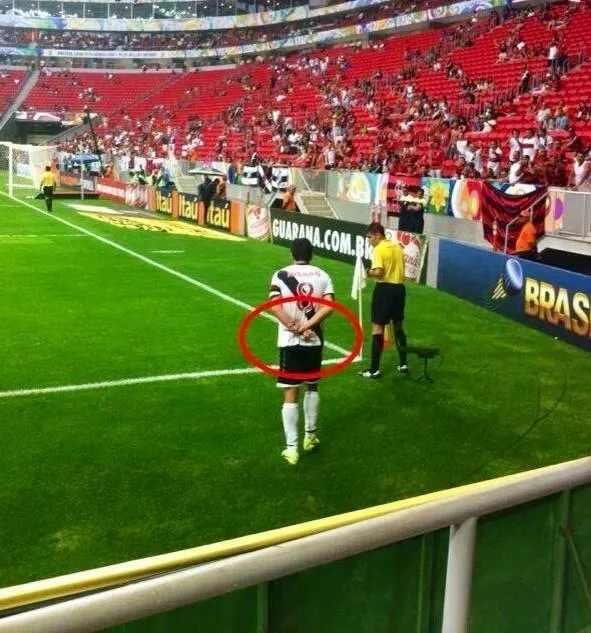 Photo : Le doigt d&rsquo;honneur de Juninho