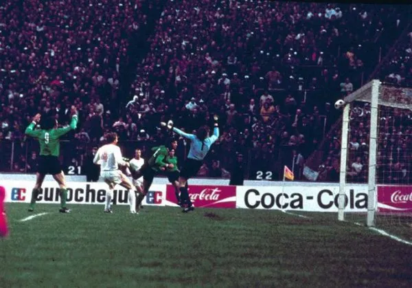 Les poteaux carrés à Saint-Étienne