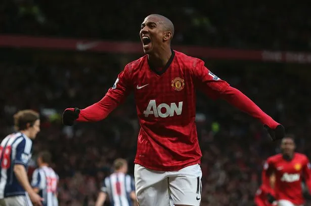 Ashley Young serial plongeur