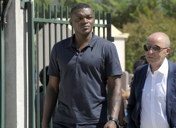 Desailly dénonce le business de Rooney