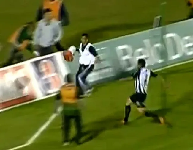 Le physio devenu gardien puni