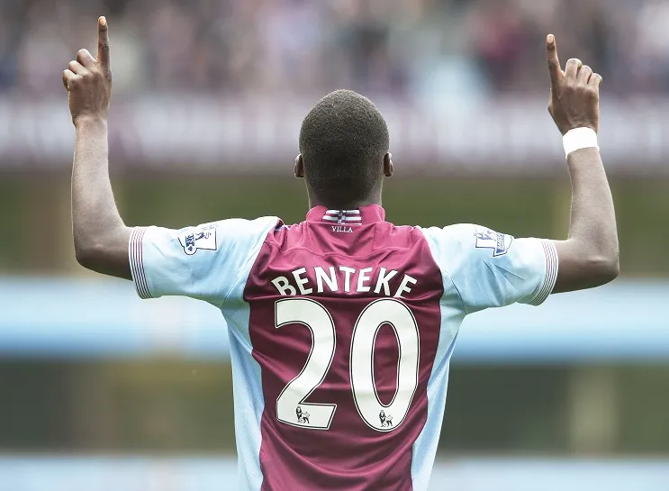 Villa gagne, mais perd Benteke