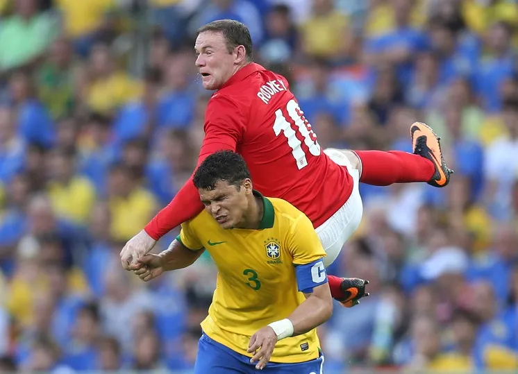 Thiago Silva drague Rooney