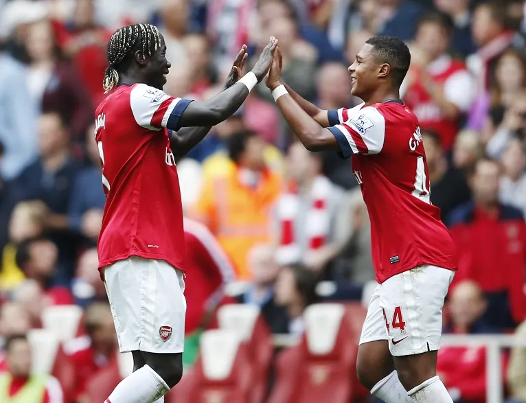 Arsenal prend la tête