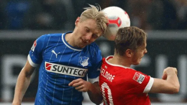 Il prend le micro et s&rsquo;excuse d&rsquo;avoir perdu