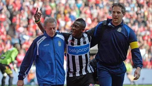 Photo : Un doigt en guise de coucou