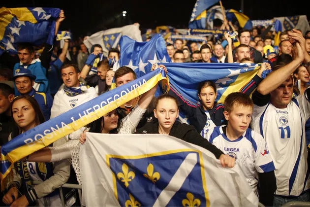 Des fans bosniens se trompent de pays