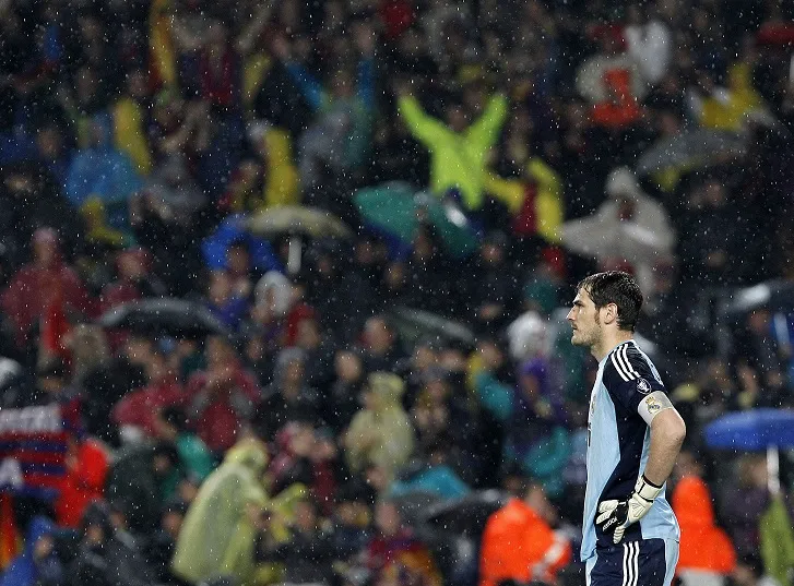 Casillas ovationné par le Camp Nou