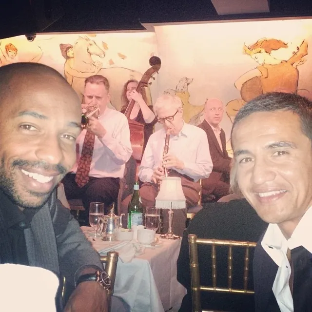 Photo : Woody Allen divertit Henry