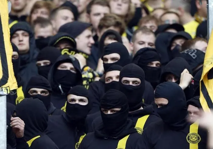 Photo : Les cagoules de Dortmund