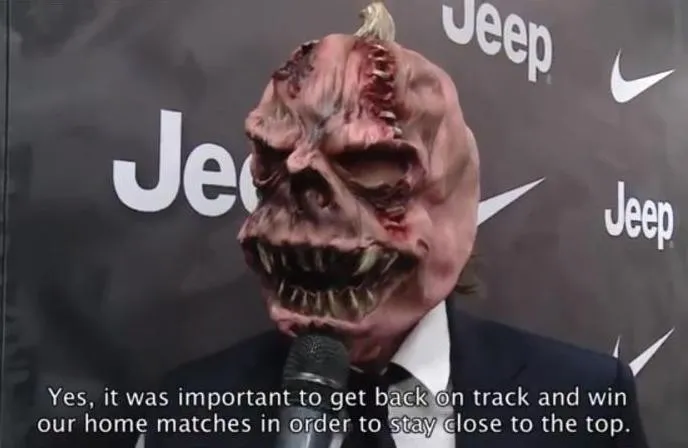 Photo : L&rsquo;interview masquée de Pirlo