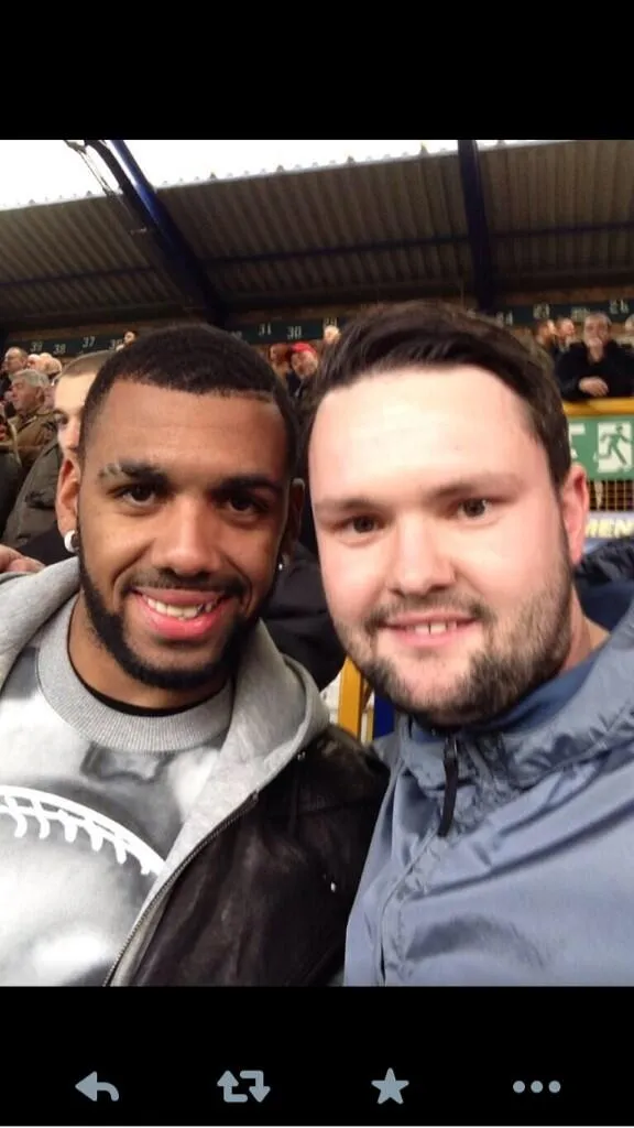 Photo : M’Vila à Liverpool