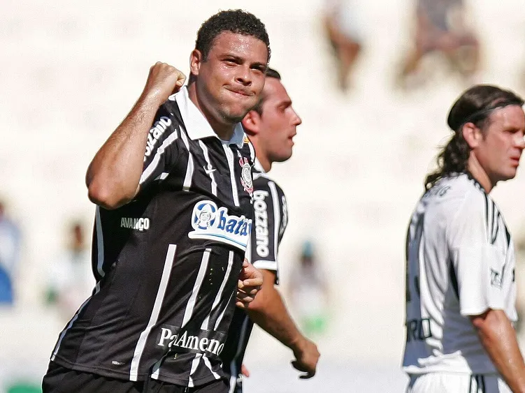 Tu sais que t’es devenu un peu gros pour jouer au foot quand …