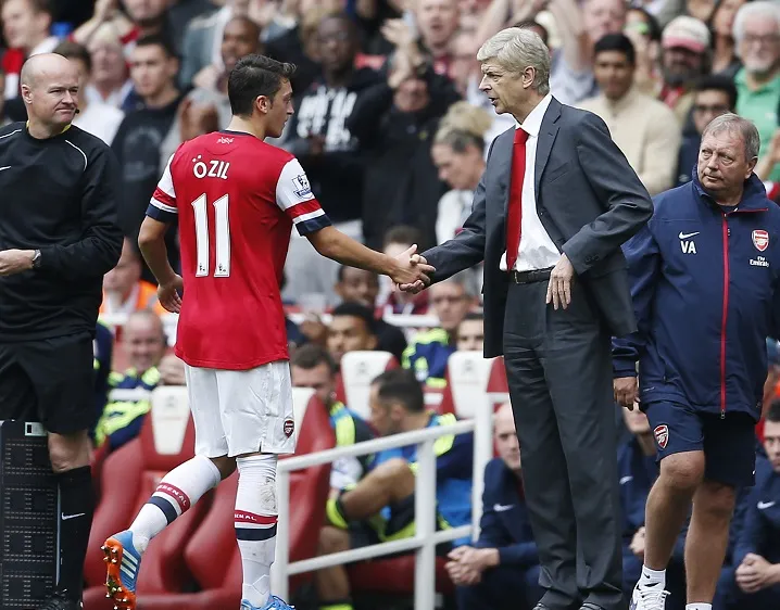 Özil : Wenger a devancé le PSG