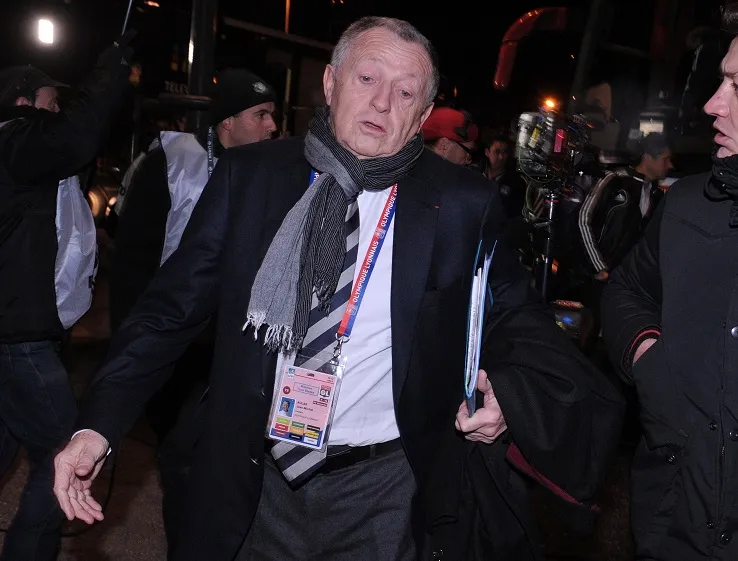 Aulas lance le derby