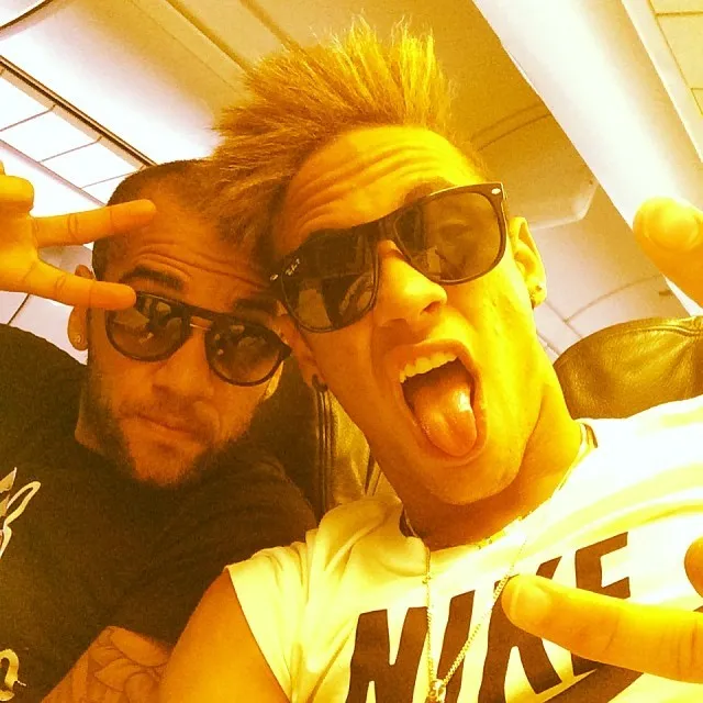 photo : Neymar et Alves s&rsquo;éclatent grave