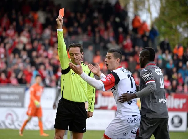 L&rsquo;UEFA veut supprimer la double peine