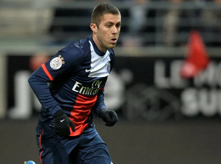 Ménez vers la sortie