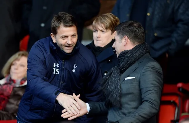 Sherwood signe avec Tottenham
