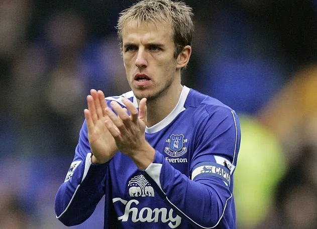 Everton : Neville ne voulait pas du brassard