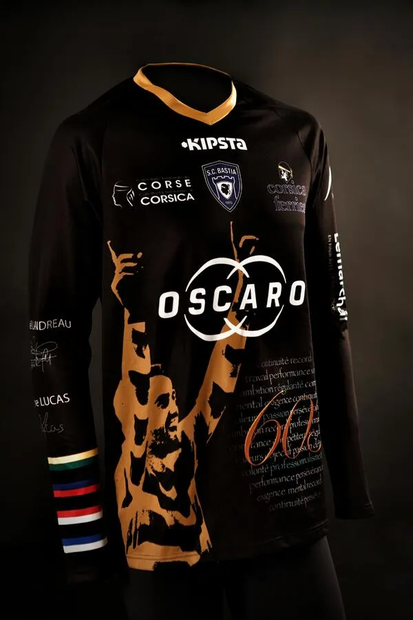 Photo : le maillot 603 de Landreau